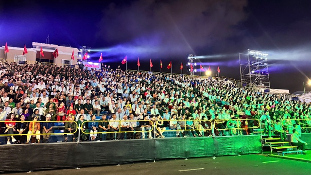 Long trọng m&iacute;t tinh kỷ niệm 50 năm ng&agrave;y Giải ph&oacute;ng qu&ecirc; hương B&igrave;nh Thuận- Ảnh 4.