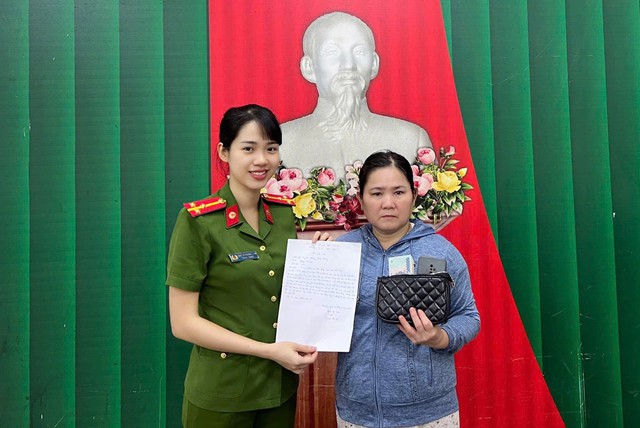 Tìm được ví có 17 triệu đồng sau 1 ngày bỏ quên ở Bệnh viện Đà Nẵng- Ảnh 1.