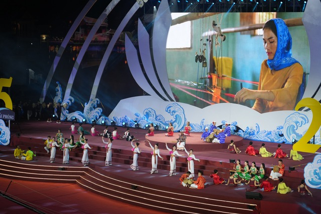 Long trọng m&iacute;t tinh kỷ niệm 50 năm ng&agrave;y Giải ph&oacute;ng qu&ecirc; hương B&igrave;nh Thuận- Ảnh 5.