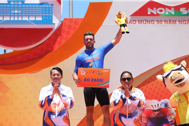 Thêm tay đua Việt Nam đánh bại ngoại binh mạnh ở Cúp xe đạp truyền hình TP.HCM- Ảnh 4. Thêm tay đua Việt Nam đánh bại ngoại binh mạnh ở Cúp xe đạp truyền hình TP.HCM- Ảnh 4.