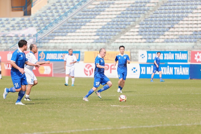 HLV Mai Đức Chung gặp lại đồng đội sau 40 năm: 'C&ograve;n khỏe mạnh l&agrave; vui rồi!'- Ảnh 5.