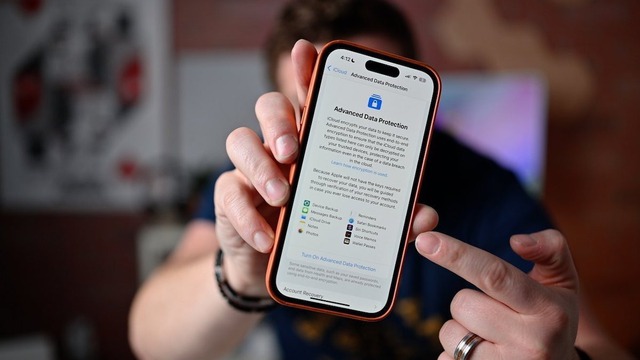 Người dùng kiện Apple đòi 5 triệu USD vì tính năng bảo mật 'phản chủ' - Ảnh 1.