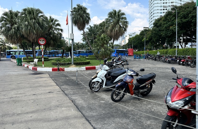 Đi xem lễ diễu binh, diễu hành ngày 30.4 người dân gửi xe ở đâu? - Ảnh 2.