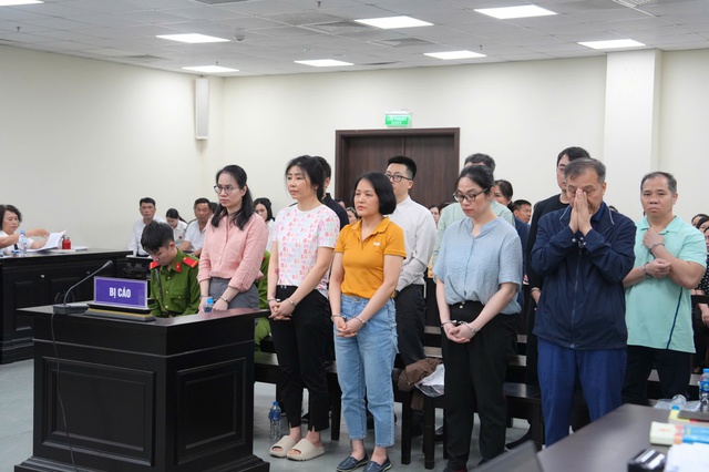 Vận chuyển 'chui' 9.500 tỉ đồng, 'ông chủ' Vàng Phú Cường bị tuyên hơn 14 năm tù- Ảnh 2.