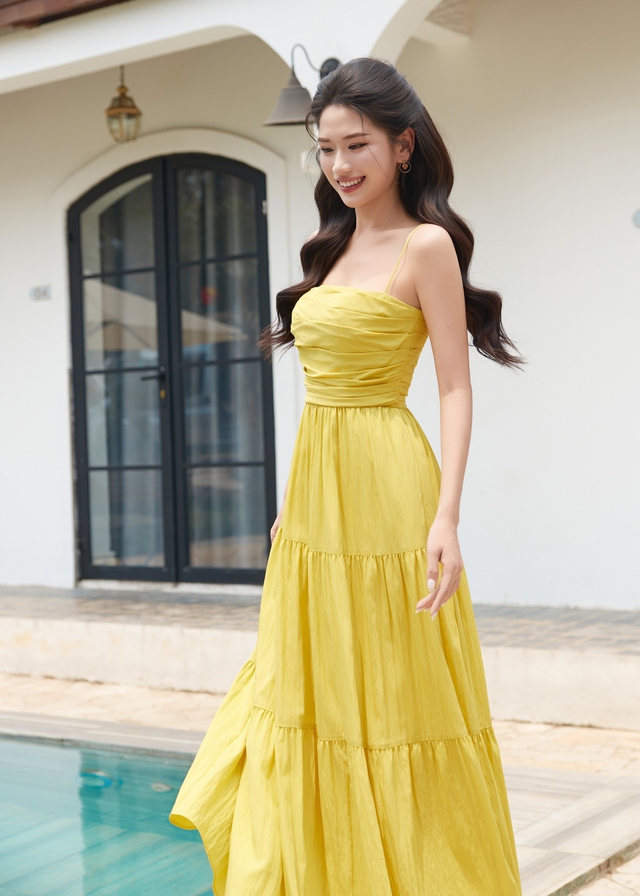Váy maxi cổ yếm, váy midi suông... điểm nhấn thu hút cho phong cách mùa hạ- Ảnh 7. Váy maxi cổ yếm, váy midi suông... điểm nhấn thu hút cho phong cách mùa hạ- Ảnh 7.