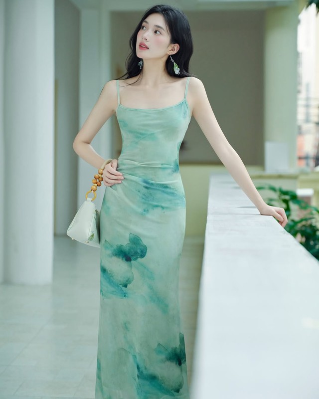 ‘Vũ điệu’ màu sắc qua trang phục loang màu- Ảnh 3.