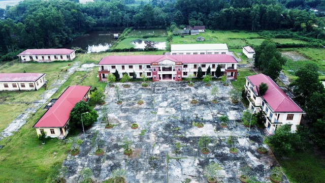 Trung tâm dạy nghề hơn 39 tỉ đồng bỏ hoang ở Hà Tĩnh - Ảnh 1.