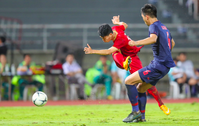 CLB Bình Phước tìm đường lên V-League, trông cậy vào Công Phượng được không?
- Ảnh 2. CLB Bình Phước tìm đường lên V-League, trông cậy vào Công Phượng được không?
- Ảnh 2.