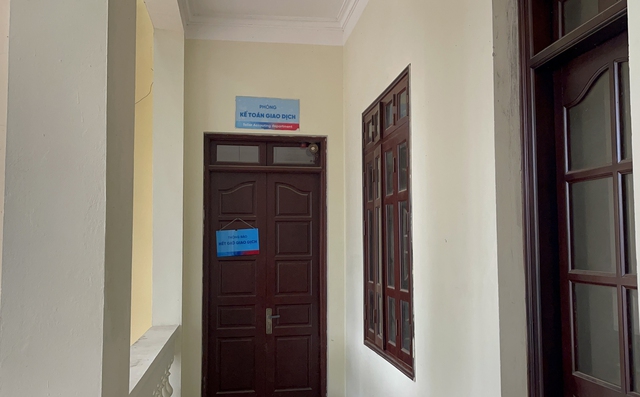 Bảo vệ kể lại phút đối mặt nghi phạm cầm dao cướp ngân hàng Vietinbank- Ảnh 3. Bảo vệ kể lại phút đối mặt nghi phạm cầm dao cướp ngân hàng Vietinbank- Ảnh 3.