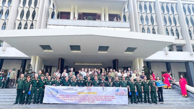 Saigontourist Group phục vụ du khách dịp lễ kỷ niệm 50 năm ngày thống nhất đất nước- Ảnh 1.