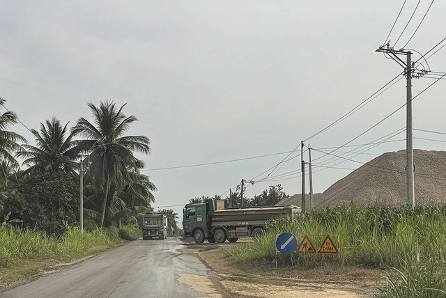 Nổ mìn khai thác đá làm nứt nhà dân - Ảnh 3.