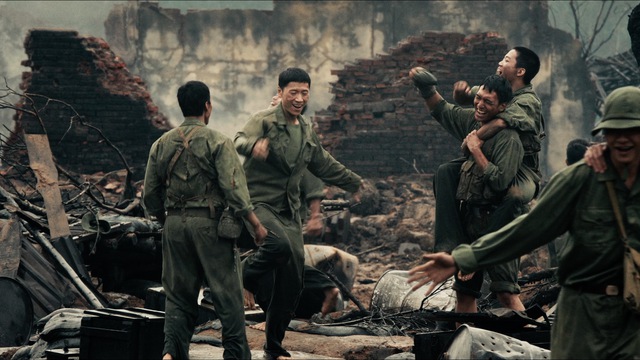 Có gì trong thước phim đầu tiên về cuộc chiến tại Thành cổ Quảng Trị năm 1972- Ảnh 3. Có gì trong thước phim đầu tiên về cuộc chiến tại Thành cổ Quảng Trị năm 1972- Ảnh 3.