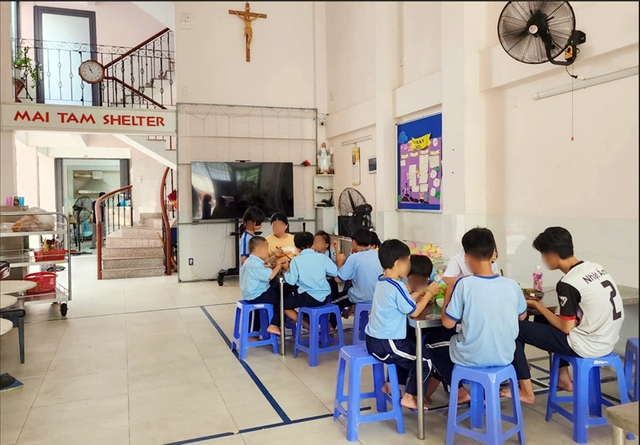 Cưu mang những mảnh đời nhiễm HIV tại mái ấm Mai Tâm ở TP . HCM - Ảnh 4. Cưu mang những mảnh đời nhiễm HIV tại mái ấm Mai Tâm ở TP . HCM - Ảnh 4.