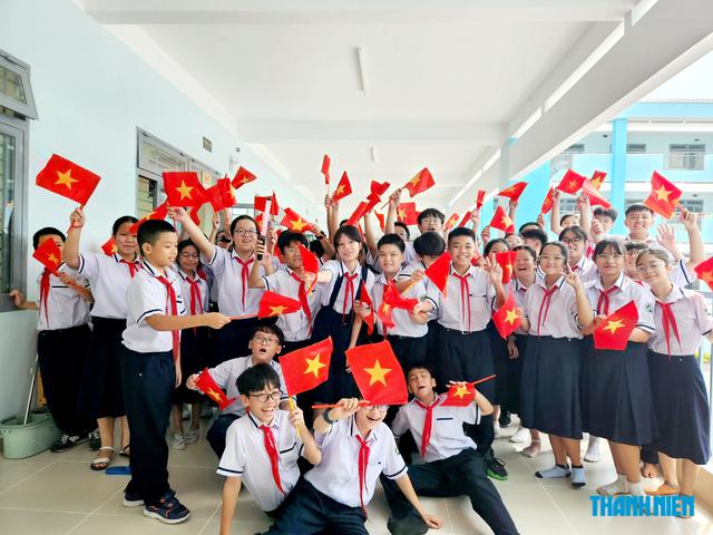 Sáp nhập trường học, trường đạt chuẩn quốc gia được công nhận không? - Ảnh 1.