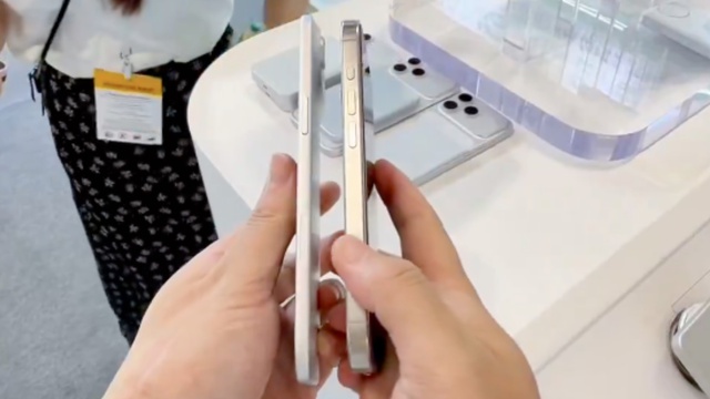 Nhiều người đã có cơ hội 'sờ và cảm nhận' iPhone 17 Air - Ảnh 1.
