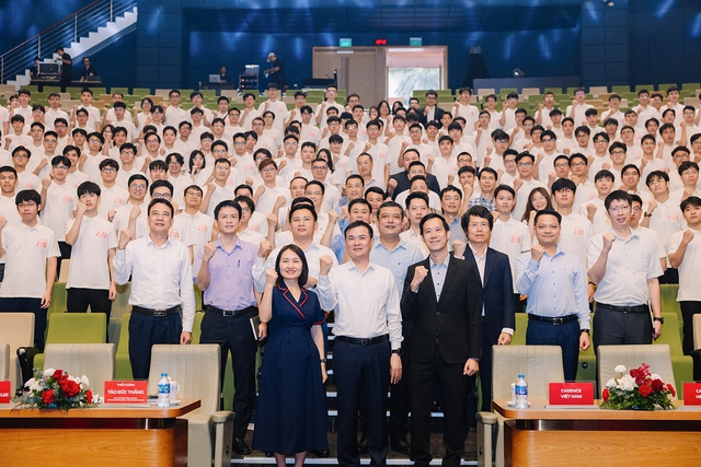Viettel chọn 500 sinh viên xuất sắc đào tạo phục vụ 9 ngành công nghệ mũi nhọn- Ảnh 3.