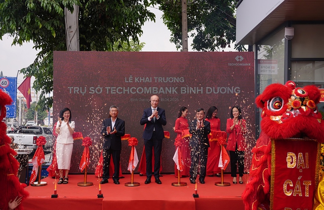 Techcombank tiếp tục ra mắt chi nh&aacute;nh thế hệ mới tại B&igrave;nh Dương - Ảnh 1.