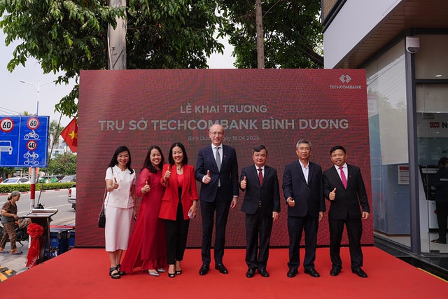 Techcombank tiếp tục ra mắt chi nh&aacute;nh thế hệ mới tại B&igrave;nh Dương - Ảnh 3.