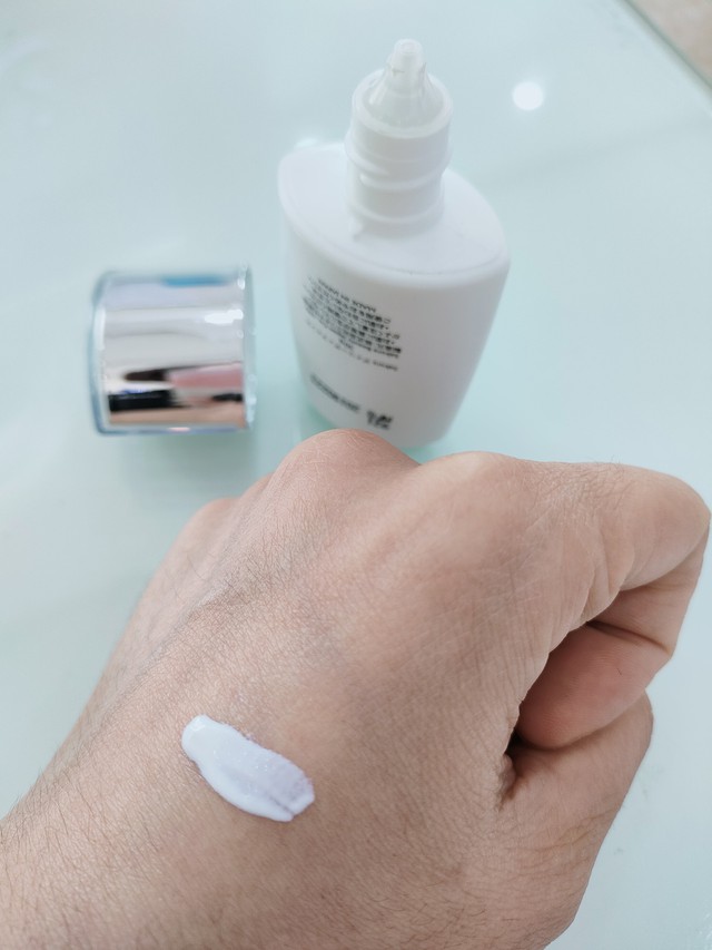 Top 10 kem chống nắng cho da kh&ocirc; với lớp finish căng mướt- Ảnh 5.