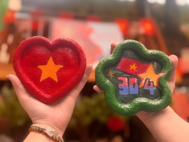 Tràn ngập vật phẩm trang trí lễ 30.4 - Ảnh 5.