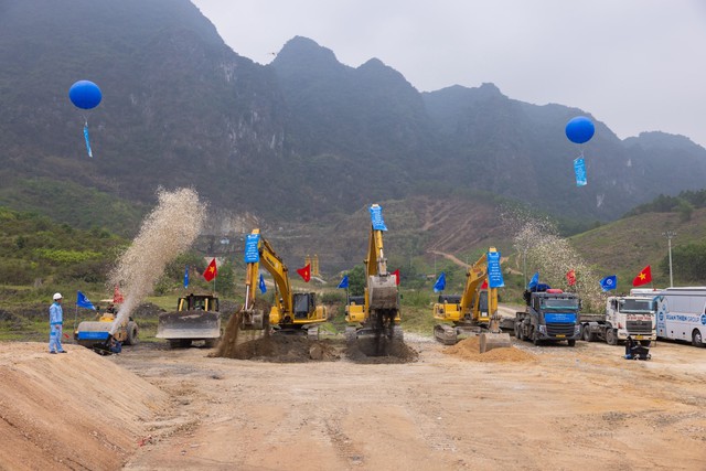 Tập đoàn Xuân Thiện khởi công nhà máy sản xuất vôi và bột nhẹ tại Hòa Bình- Ảnh 2.