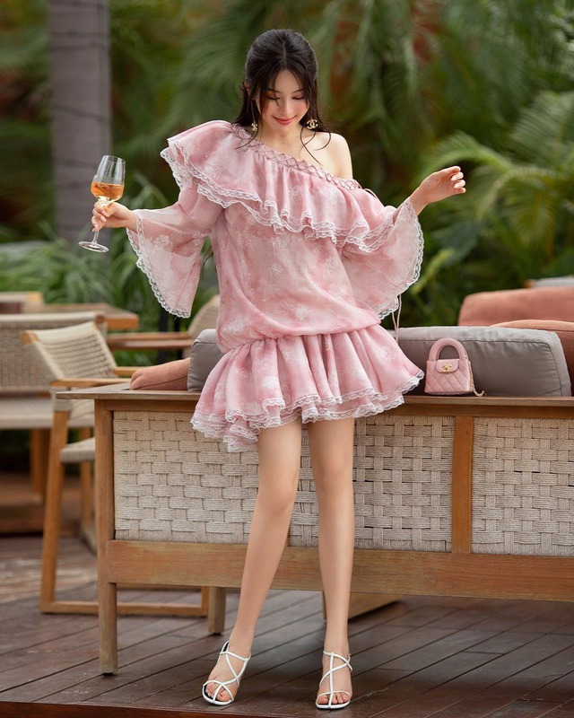Say đắm trong bản tình ca mùa hạ với sắc hồng ngọt ngào - Ảnh 6.