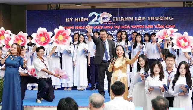 Hiệu trưởng, phó hiệu trưởng được nghỉ hè không? - Ảnh 2.