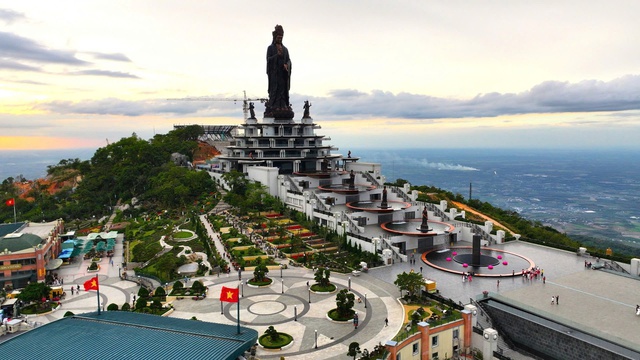 S&aacute;p nhập Long An, T&acirc;y Ninh: Nơi c&oacute; nhiều c&ocirc;ng tr&igrave;nh h&agrave;ng đầu thế giới- Ảnh 1.