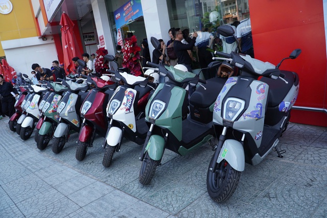 Bất chấp gi&aacute; cao, người Việt chọn Honda ICON :e v&igrave;&hellip; 'ng&aacute;n' xe m&aacute;y điện Trung Quốc- Ảnh 1.