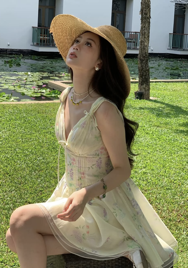 Mũ vành tròn: vừa chống nắng, vừa nâng tầm phong cách- Ảnh 3. Mũ vành tròn: vừa chống nắng, vừa nâng tầm phong cách- Ảnh 3.