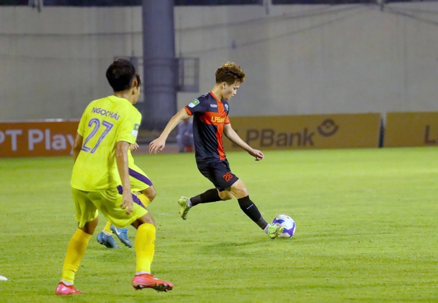 CLB Ninh B&igrave;nh săn kỷ lục thế giới, C&ocirc;ng Phượng lại thăng hoa: Giải hạng nhất cực đỉnh!- Ảnh 1.