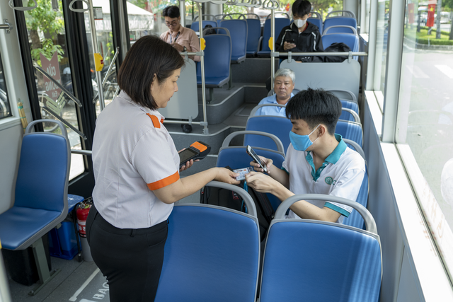 Công ty Phương Trang miễn phí vé xe buýt tại TP.HCM dịp lễ 30.4

- Ảnh 2.