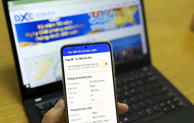 Cha mẹ theo dõi việc học của con qua app Công dân số TP.HCM- Ảnh 1.
