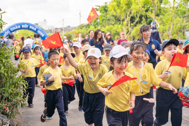 Học sinh Pathway Tuệ Đức chạy bộ hướng đến cộng đồng: Bước chạy hành động đẹp- Ảnh 1.