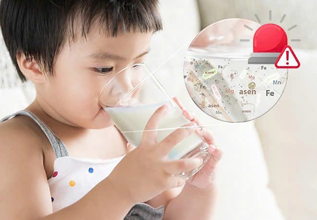 Đừng mắc 2 sai lầm nguy hại về nguồn nước khi pha sữa cho con- Ảnh 1.