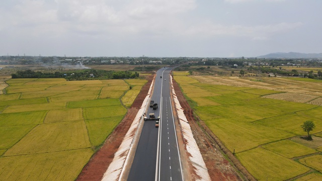 T&agrave;i xế c&oacute; được chạy l&ecirc;n Cao tốc Bi&ecirc;n H&ograve;a - Vũng T&agrave;u để đi chơi lễ? - Ảnh 1.