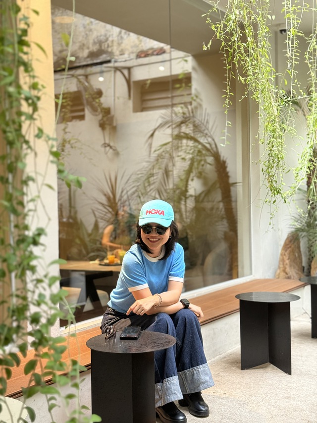Quần jeans ống đứng và giày bệt: sang xịn, mát mẻ trong mùa hè- Ảnh 4. Quần jeans ống đứng và giày bệt: sang xịn, mát mẻ trong mùa hè- Ảnh 4.