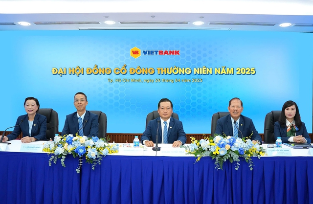 Vietbank đặt mục tiêu lợi nhuận năm 2025 tăng 55%, vốn điều lệ lên 10.919 tỉ đồng - Ảnh 1. Vietbank đặt mục tiêu lợi nhuận năm 2025 tăng 55%, vốn điều lệ lên 10.919 tỉ đồng - Ảnh 1.