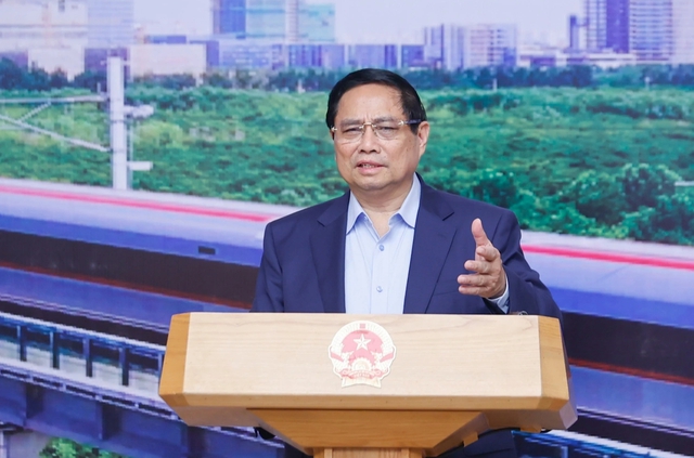 Thủ tướng: Giao VNPT, Viettel làm chủ công nghệ thông tin, tín hiệu đường sắt- Ảnh 1.