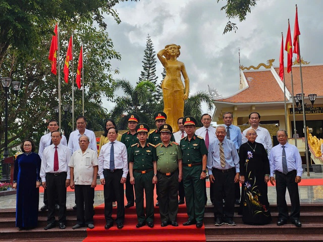 Đại tướng Phan Văn Giang dự khánh thành công viên tưởng đài Võ Thị Sáu tại Bà Rịa - Vũng Tàu - Ảnh 4.