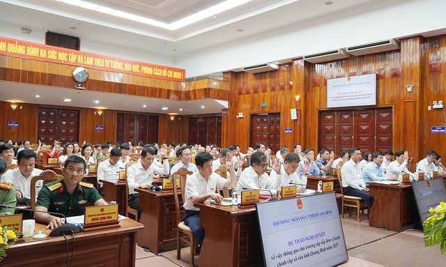 Những ‘kỳ họp lịch sử’ của HĐND tỉnh Quảng Bình, Quảng Trị trước thời điểm sáp nhập- Ảnh 1.