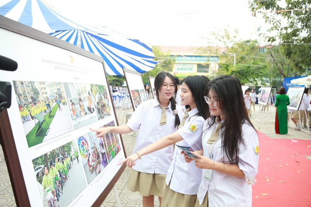 Bỏ bằng tốt nghiệp THCS, hiệu trưởng cấp bằng tốt nghiệp THPT Bỏ bằng tốt nghiệp THCS, hiệu trưởng cấp bằng tốt nghiệp THPT
