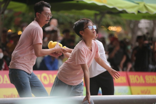 Lâm Vỹ Dạ làm điều đặc biệt cho người vợ chật vật nuôi con khi chồng mất- Ảnh 1. Lâm Vỹ Dạ làm điều đặc biệt cho người vợ chật vật nuôi con khi chồng mất- Ảnh 1.