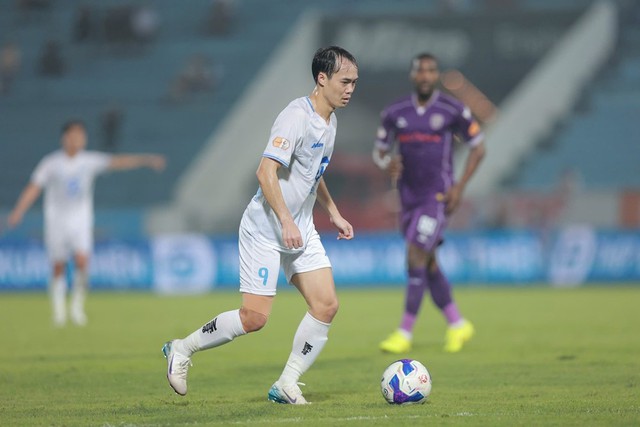 Bảng xếp hạng V-League: Nam Định thắng ngoạn mục xây chắc ngôi đầu, Bình Dương tụt dốc không phanh- Ảnh 2. Bảng xếp hạng V-League: Nam Định thắng ngoạn mục xây chắc ngôi đầu, Bình Dương tụt dốc không phanh- Ảnh 2.