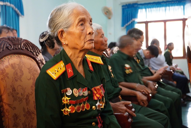 Gặp mặt tri ân chiến sĩ cách mạng bị địch bắt tù đày - Ảnh 2.