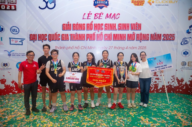 Hấp dẫn và gay cấn những pha bóng rổ học sinh, sinh viên - Ảnh 7.