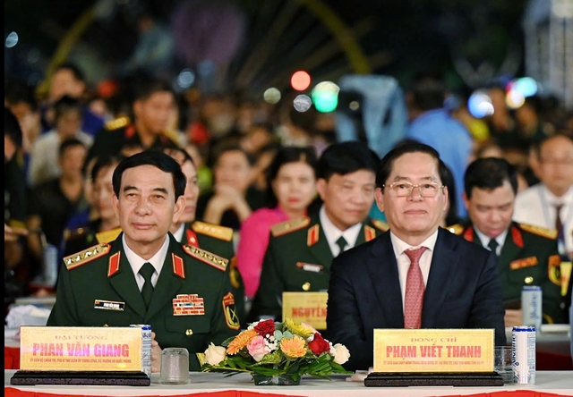 Bà Rịa - Vũng Tàu tận dụng tối đa lợi thế để vươn ra biển lớn - Ảnh 1. Bà Rịa - Vũng Tàu tận dụng tối đa lợi thế để vươn ra biển lớn - Ảnh 1.