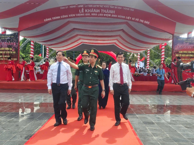 Bà Rịa - Vũng Tàu tận dụng tối đa lợi thế để vươn ra biển lớn - Ảnh 2. Bà Rịa - Vũng Tàu tận dụng tối đa lợi thế để vươn ra biển lớn - Ảnh 2.