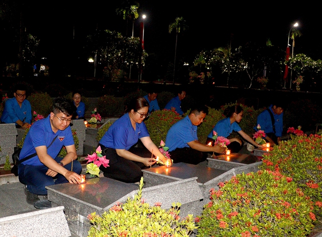 Biết ơn những người ngã xuống để đất nước hòa bình Biết ơn những người ngã xuống để đất nước hòa bình