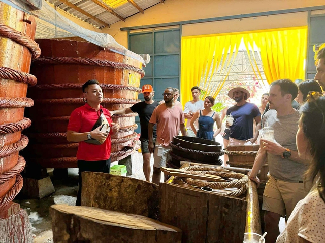 Nước mắm Việt từ cá cơm Mỹ Nước mắm Việt từ cá cơm Mỹ